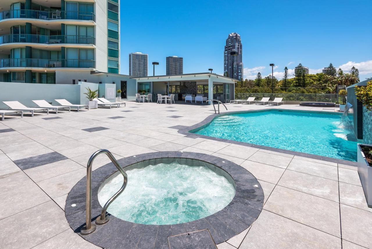 The Waterford On Main Beach Hotel Gold Coast Exterior photo